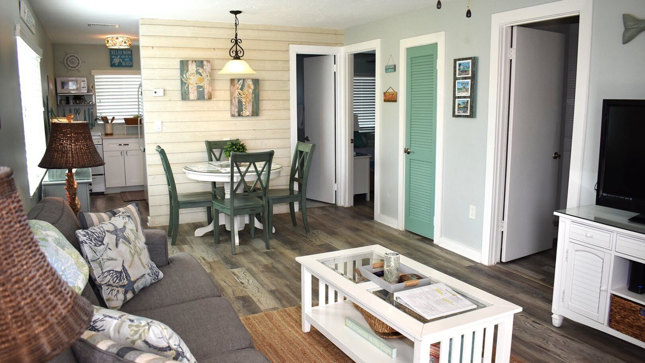 Photo of Livingroom in Bradenton Beach