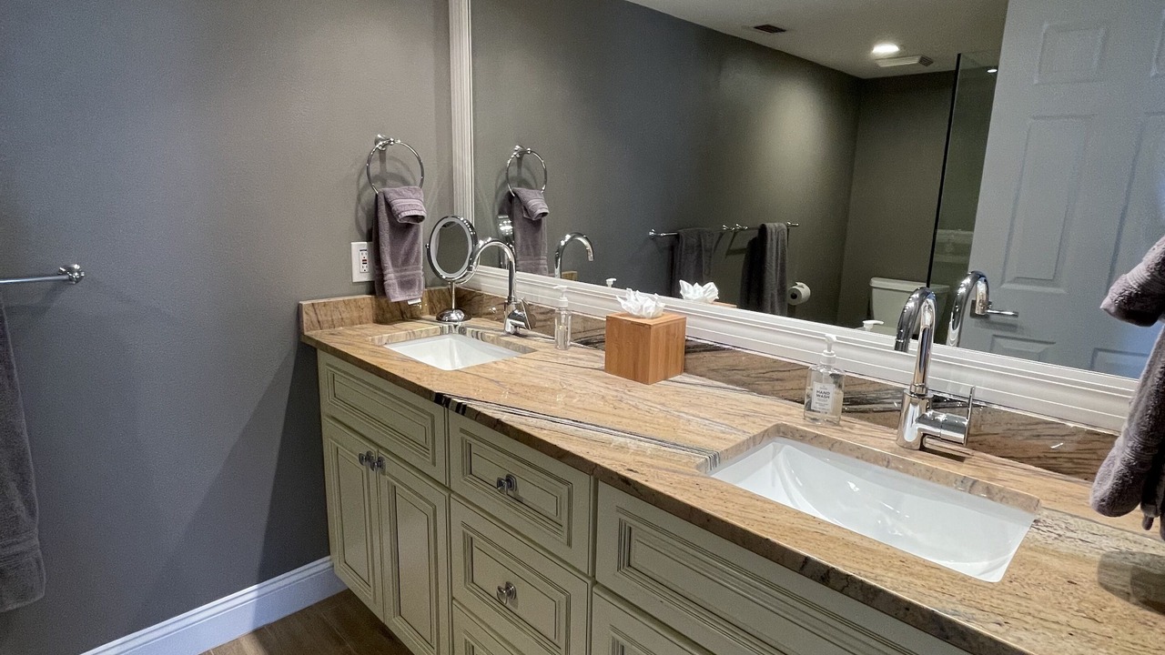 Photo of Bathroom in Vanderbilt Beach