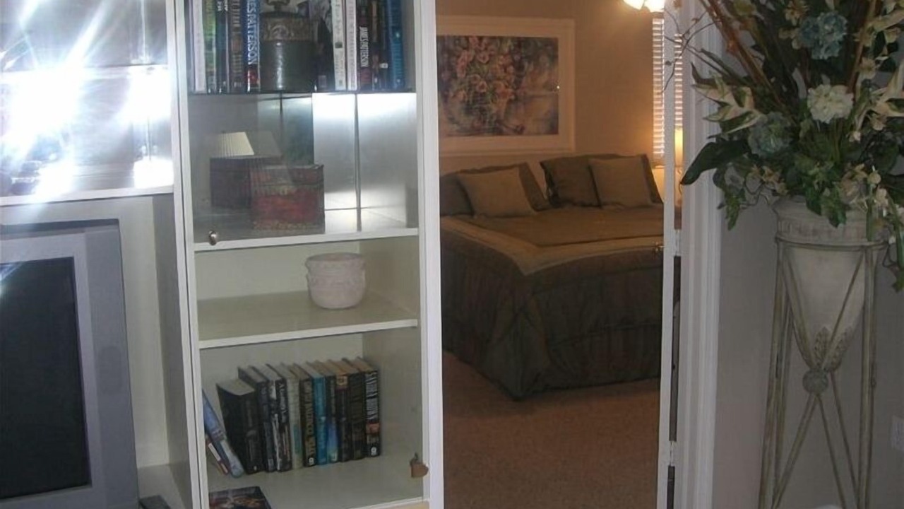 Photo of Bedroom in Vanderbilt Beach