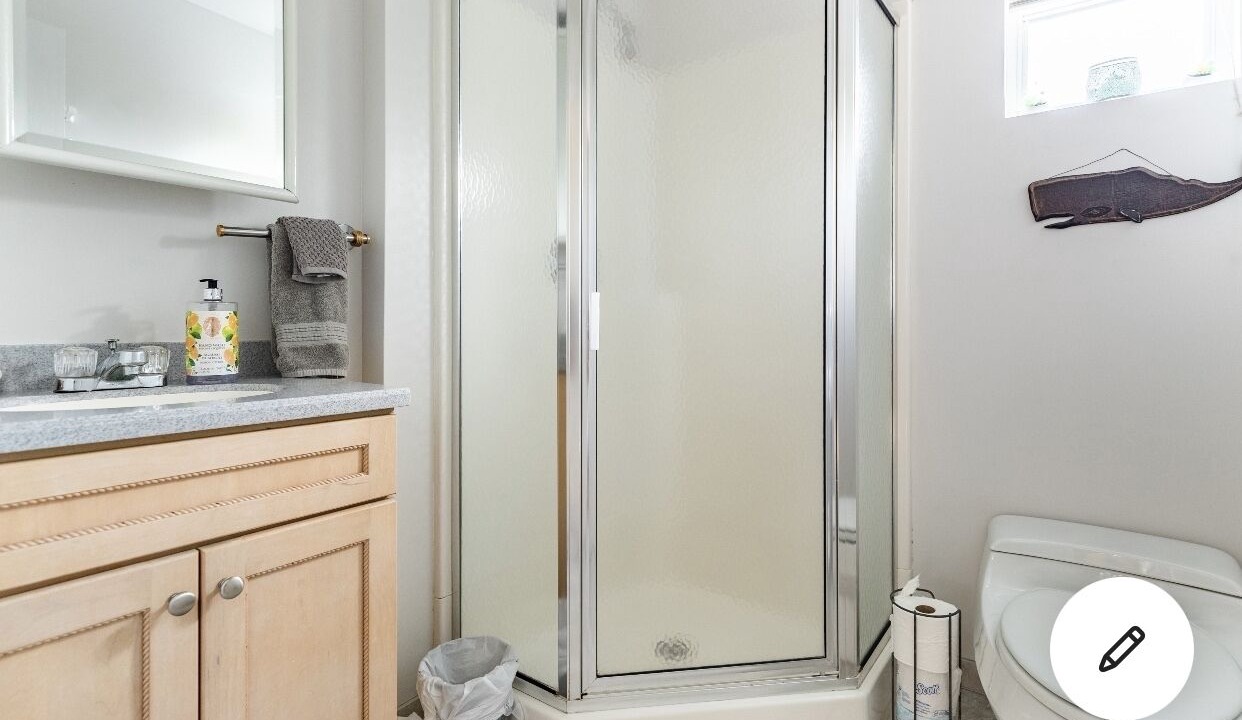 Photo of Bathroom in Naples