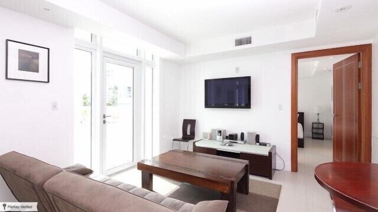 Photo of Livingroom in South Pointe