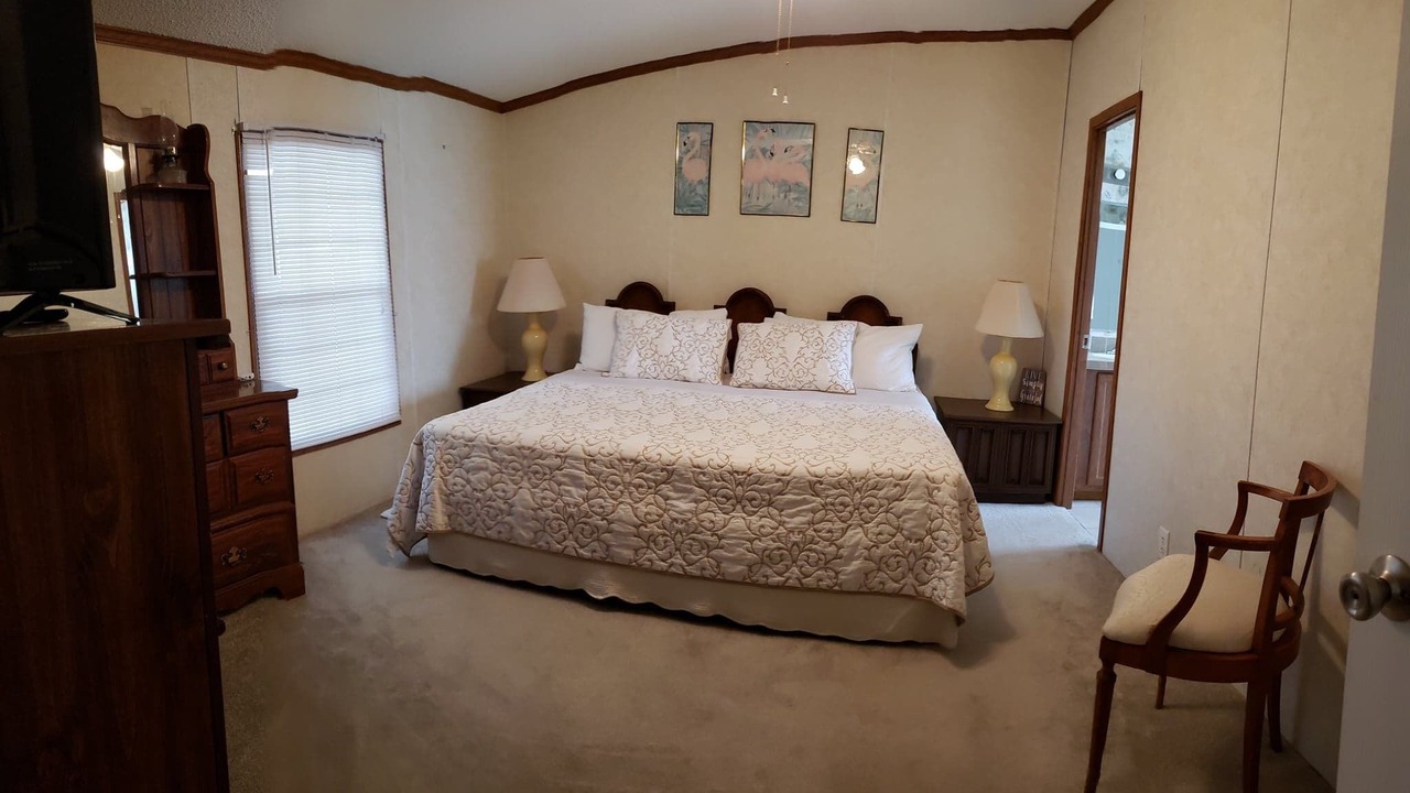 Photo of Bedroom in Buckhead Ridge
