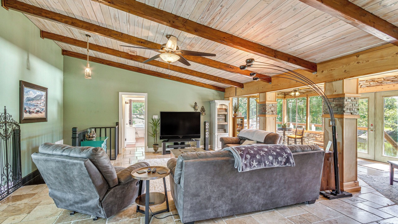 Photo of Livingroom in Florida Panhandle