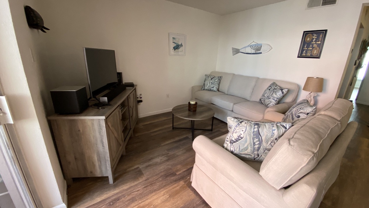 Photo of Livingroom in Bayview