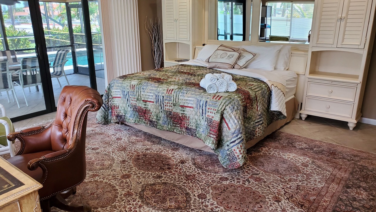 Photo of Bedroom in Yacht Club