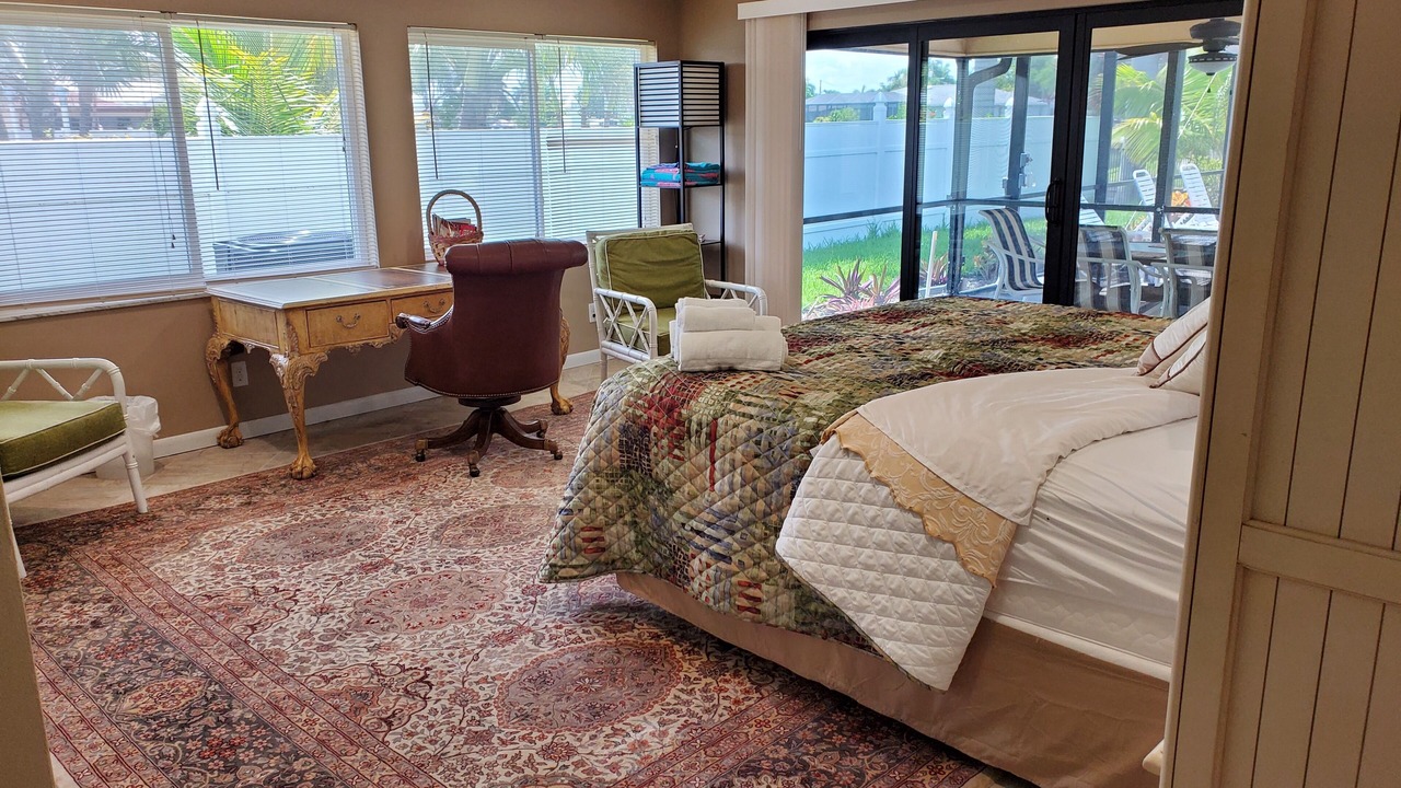 Photo of Bedroom in Yacht Club