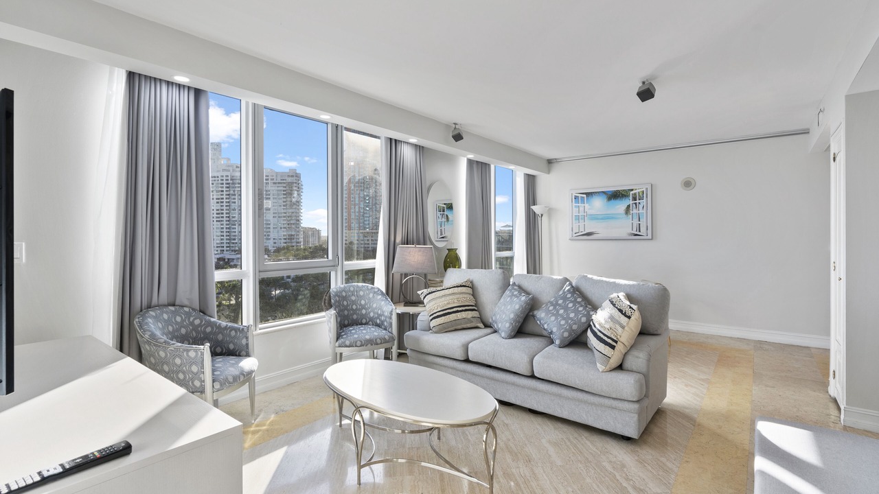 Photo of Livingroom in South of Fifth