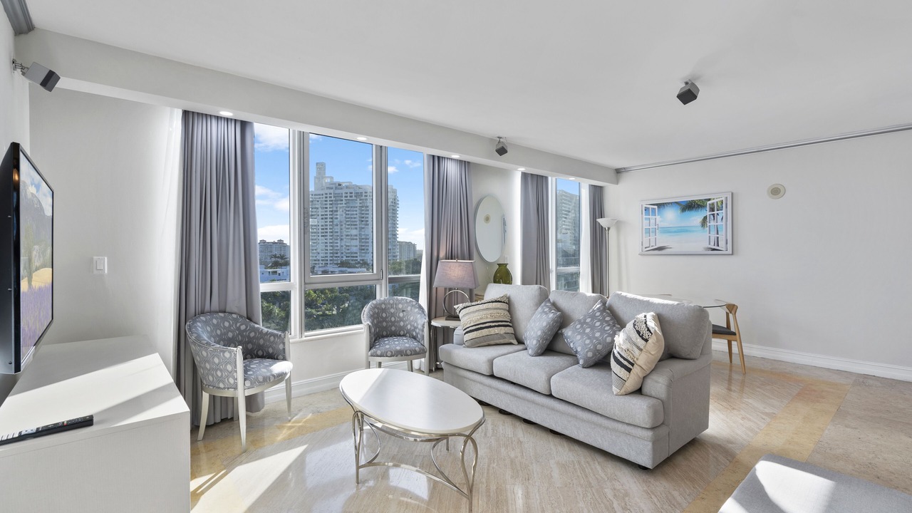 Photo of Livingroom in South of Fifth
