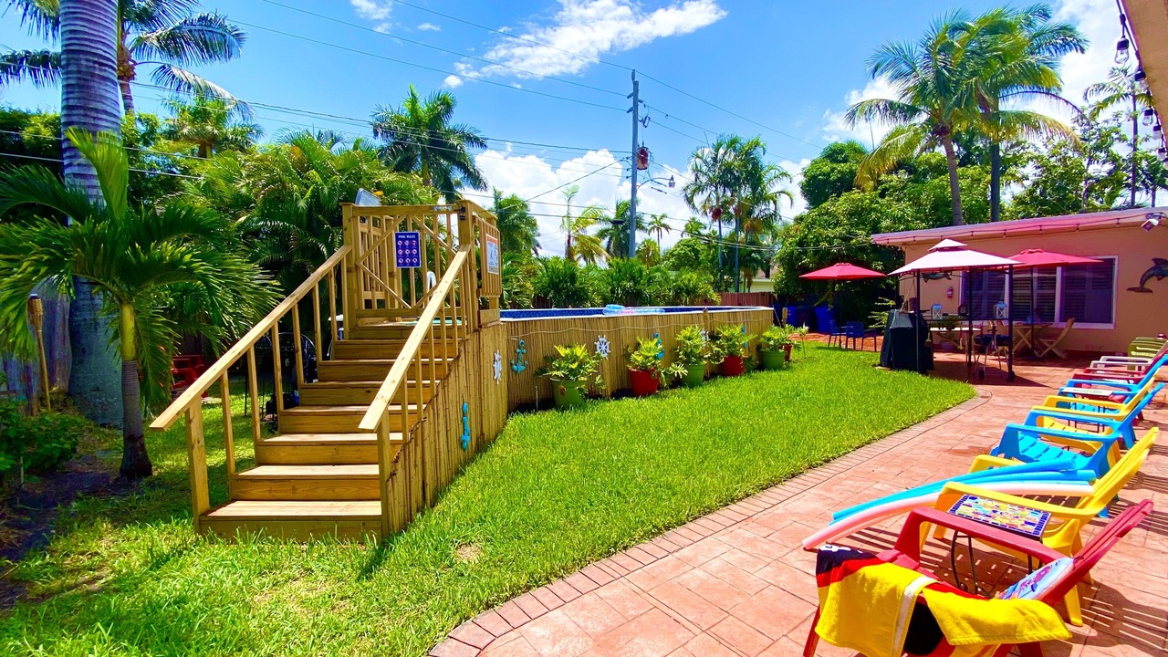 Photo of Outdoor in Hollywood Lakes