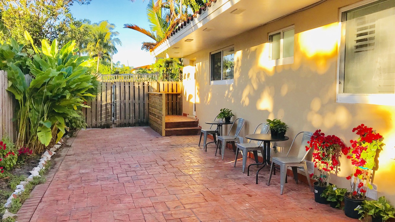 Photo of Patio Balcony in Hollywood Lakes