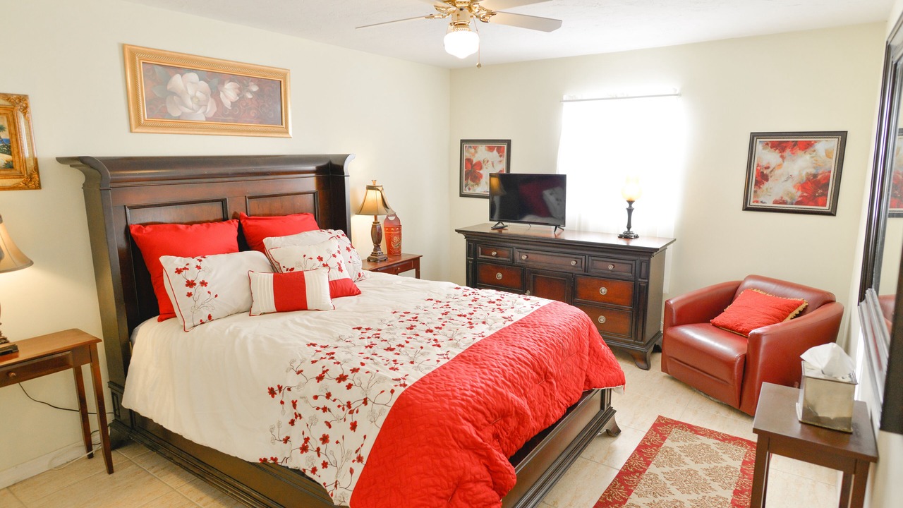Photo of Bedroom in Naples Park