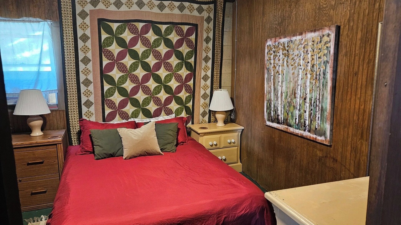 Photo of Bedroom in Cross Hill
