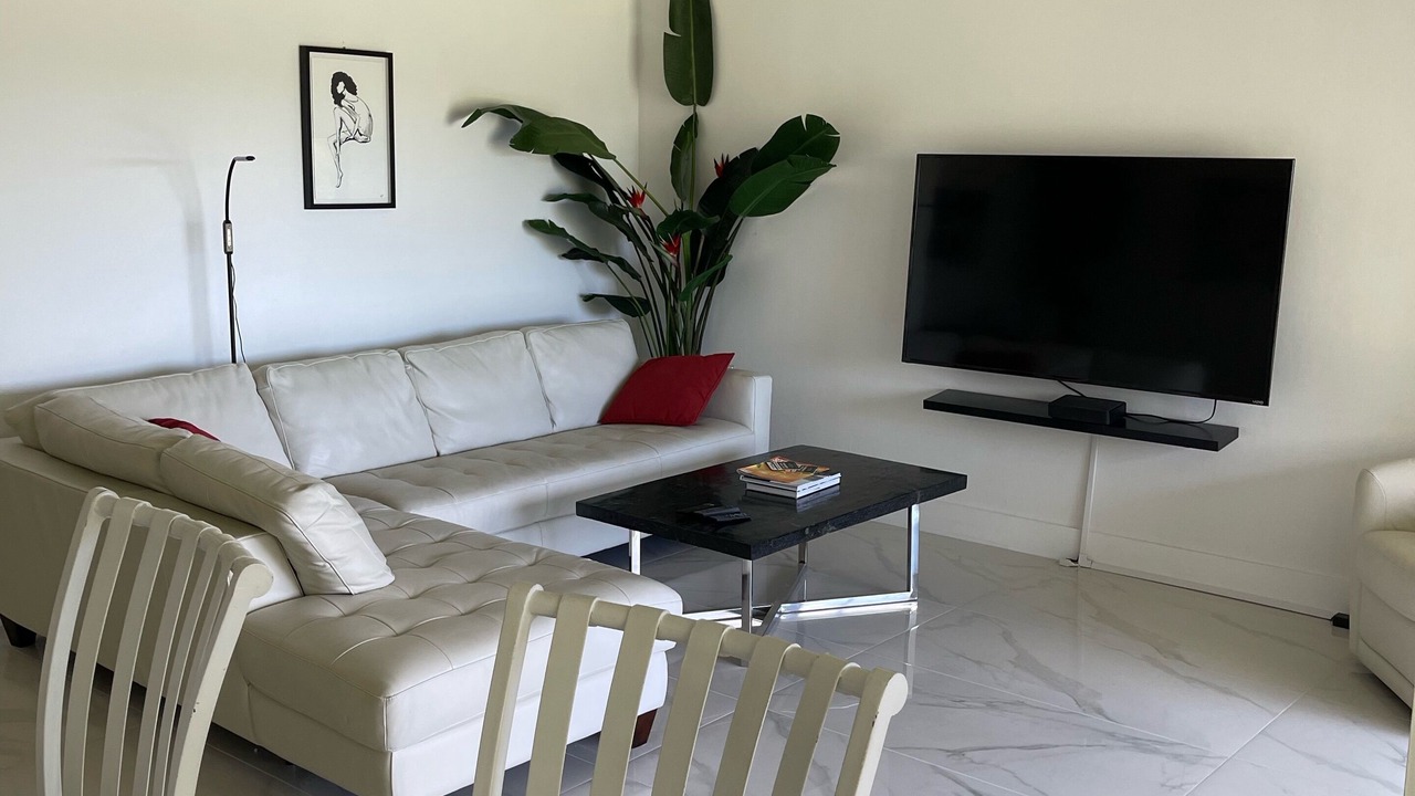 Photo of Livingroom in Stoneybrook