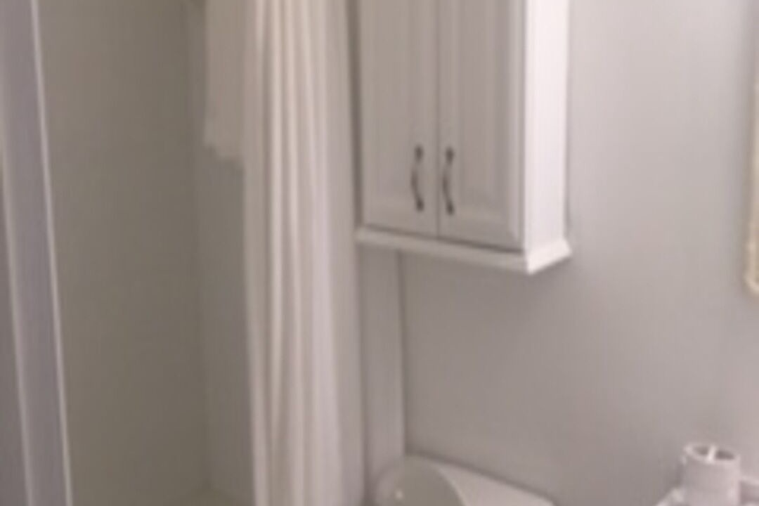 Photo of Bathroom in Stoneybrook