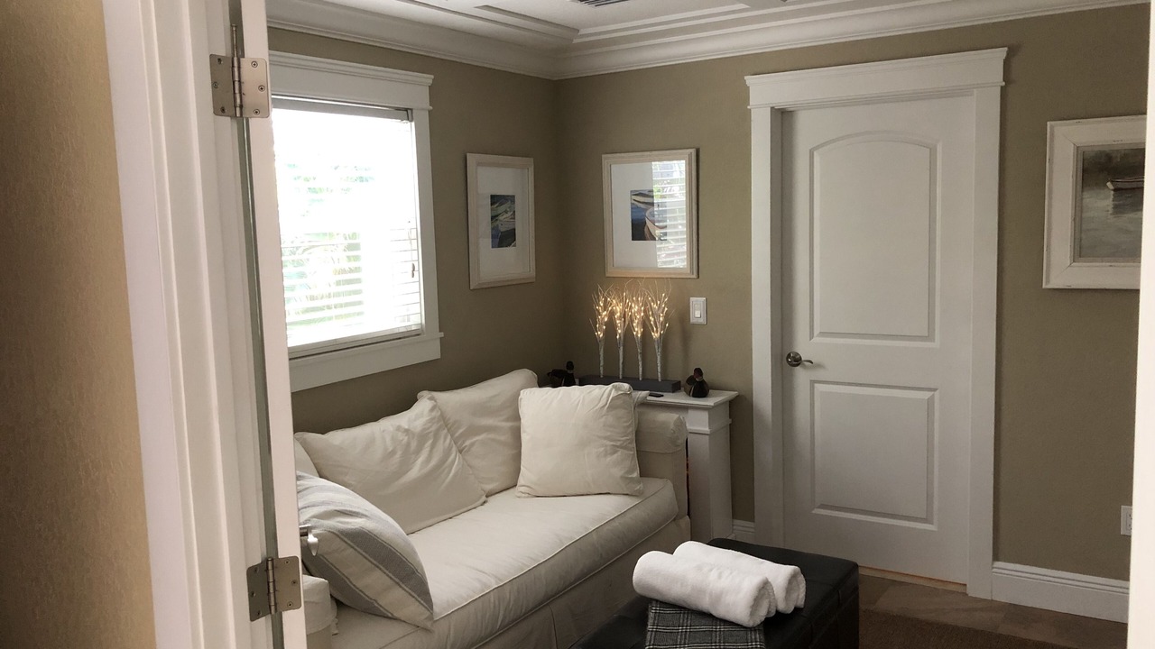 Photo of Livingroom in Gillespie Park