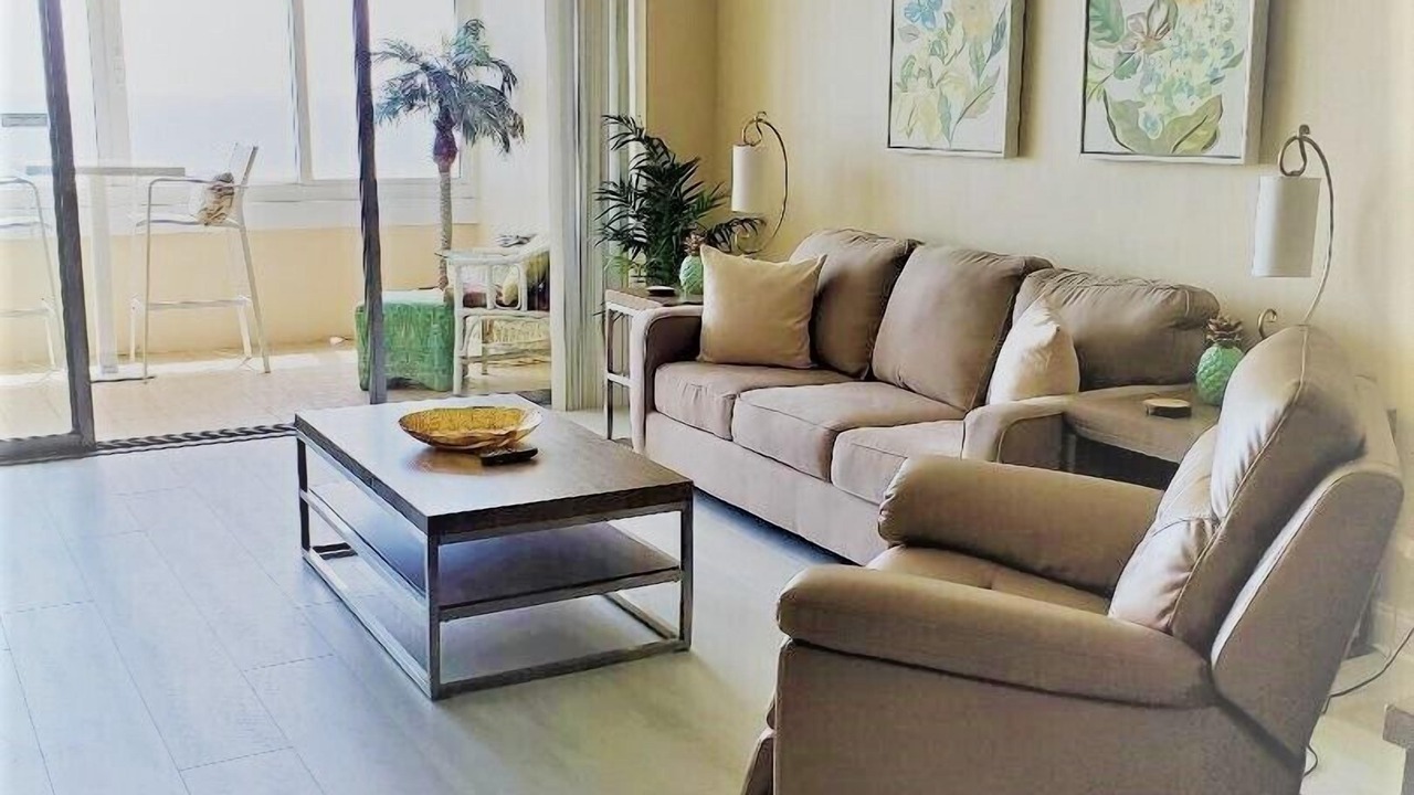 Photo of Livingroom in Galt Mile