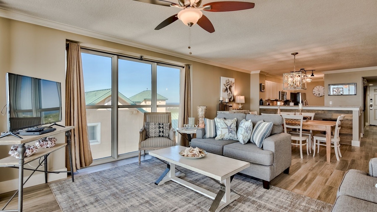 Photo of Livingroom in Miramar Beach