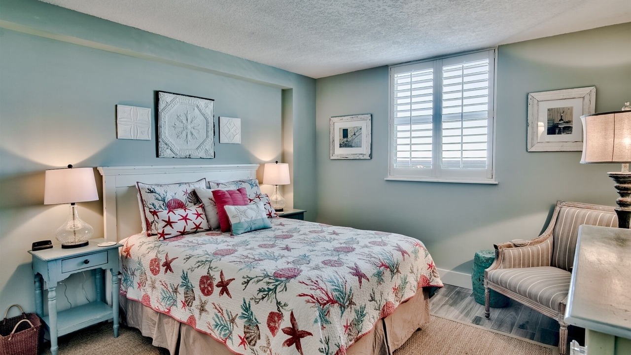 Photo of Bedroom in Miramar Beach