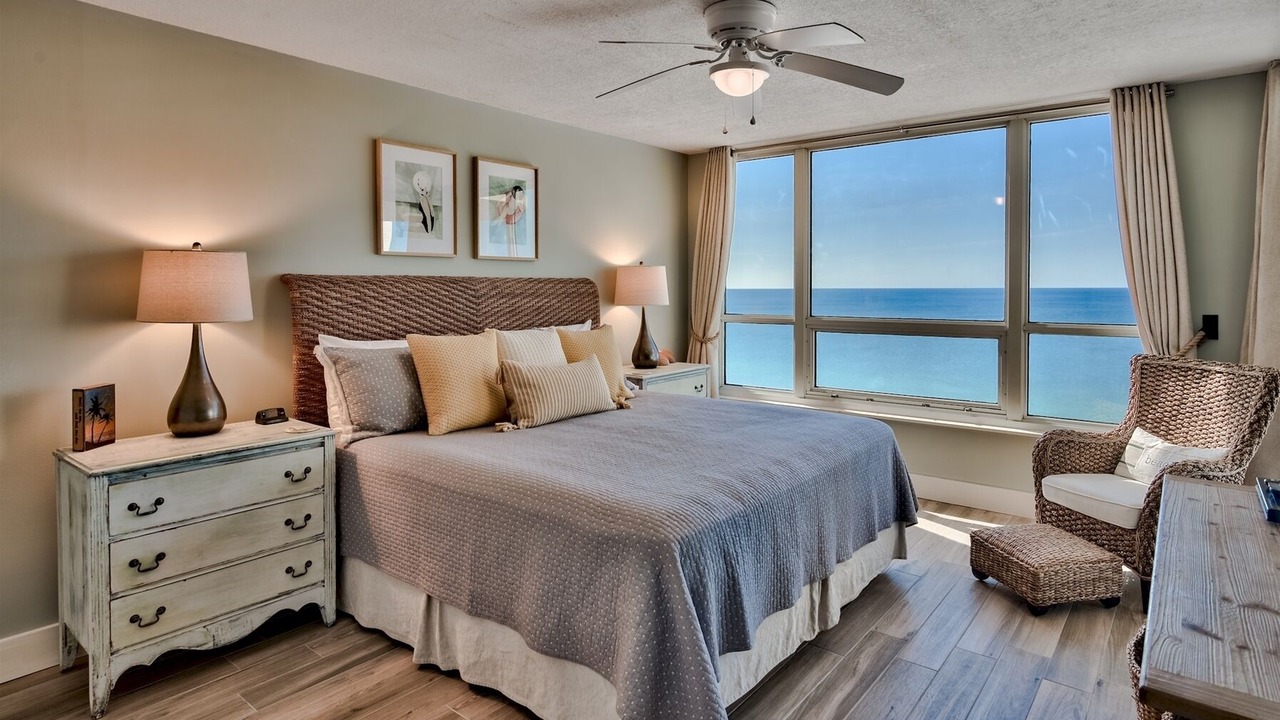 Photo of Bedroom in Miramar Beach