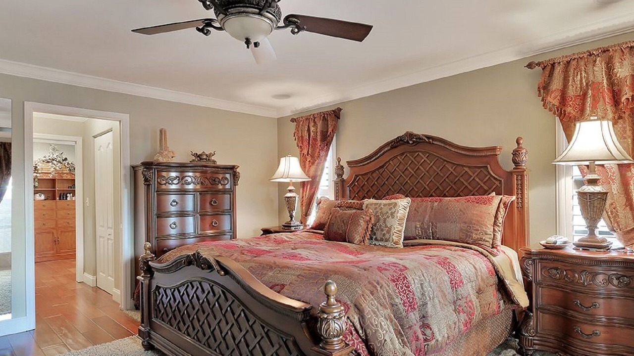 Photo of Bedroom in Yacht Club