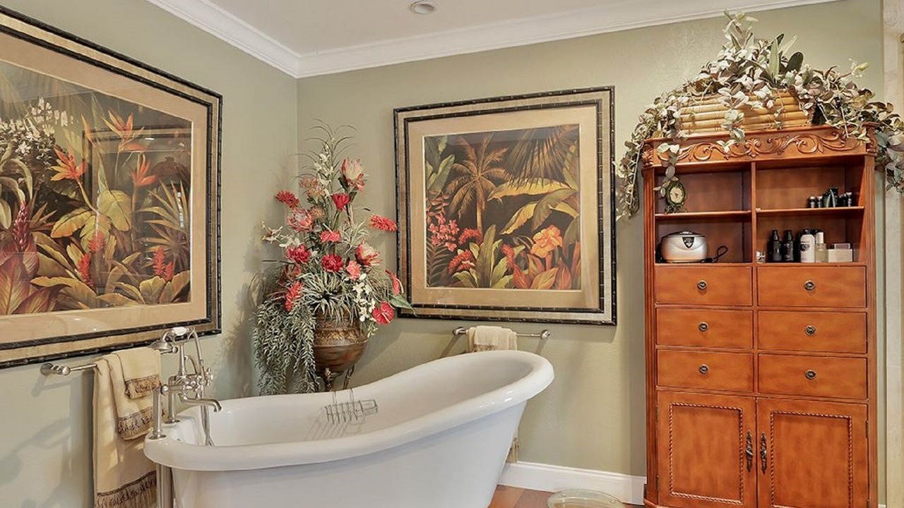 Photo of Bathroom in Yacht Club