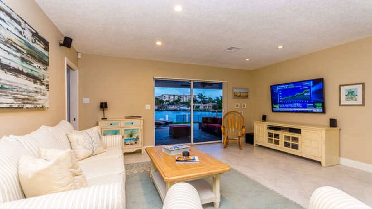 Photo of Livingroom in Garden Isles