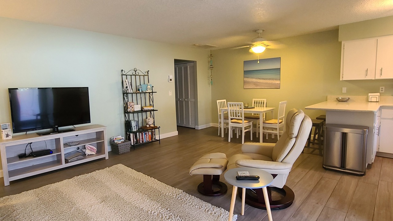 Photo of Livingroom in Englewood