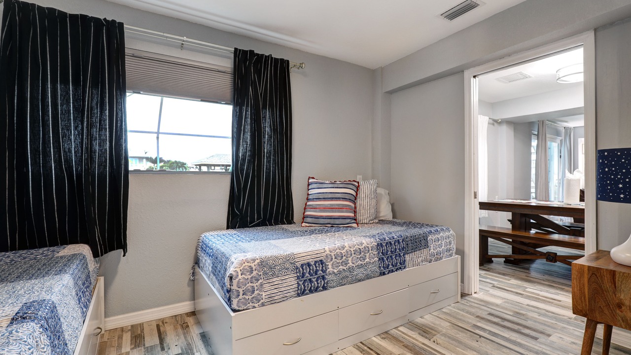 Photo of Bedroom in Mid Island
