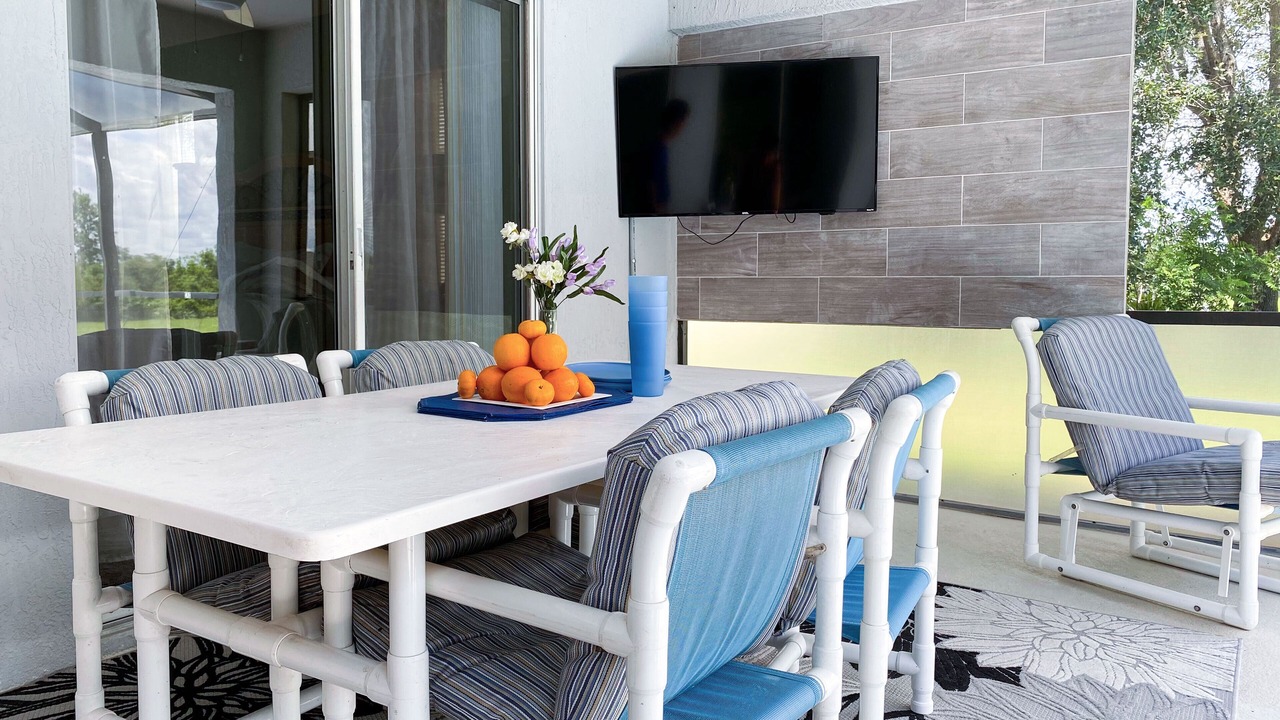 Photo of Outdoor in Orange Tree