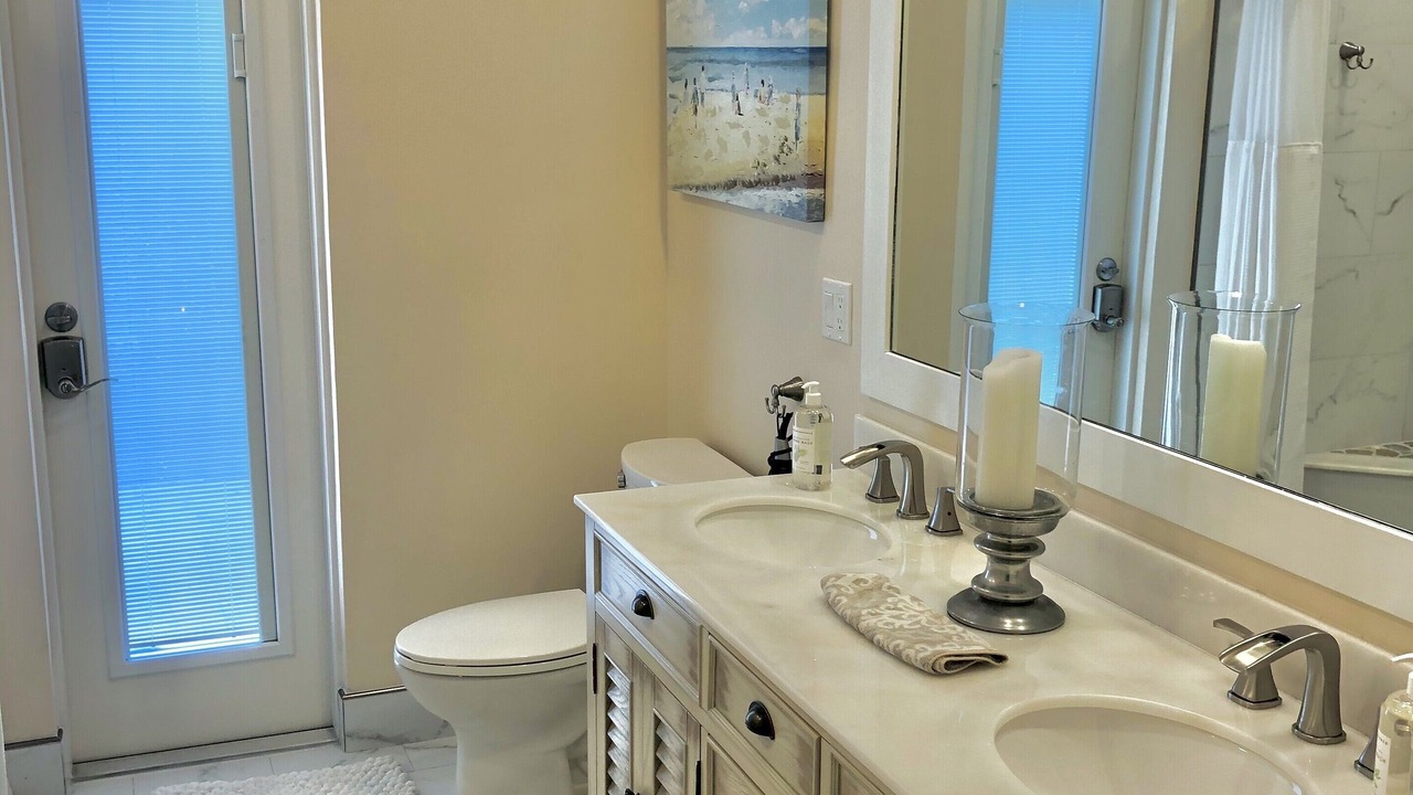Photo of Bathroom in Indian River Shores