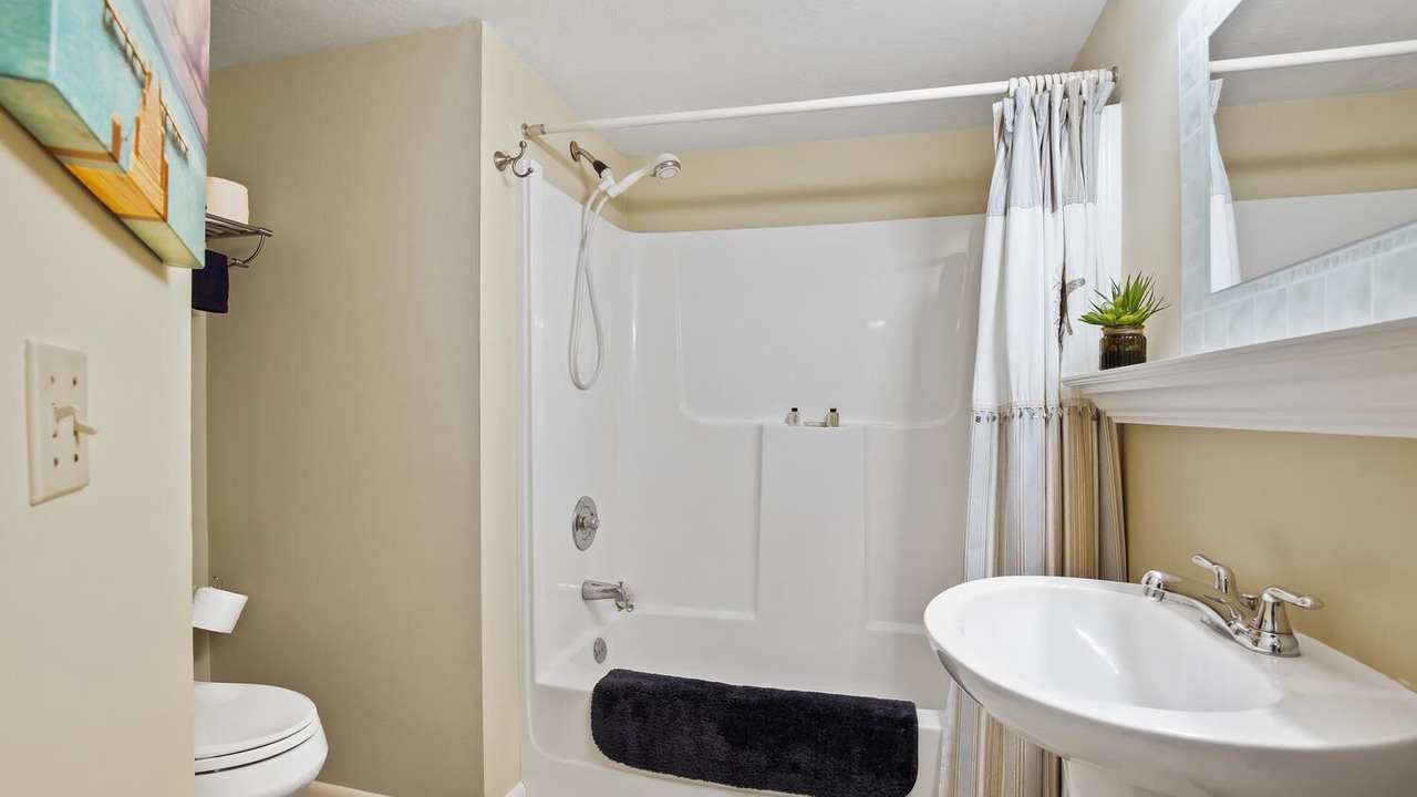 Photo of Bathroom in Mid Island
