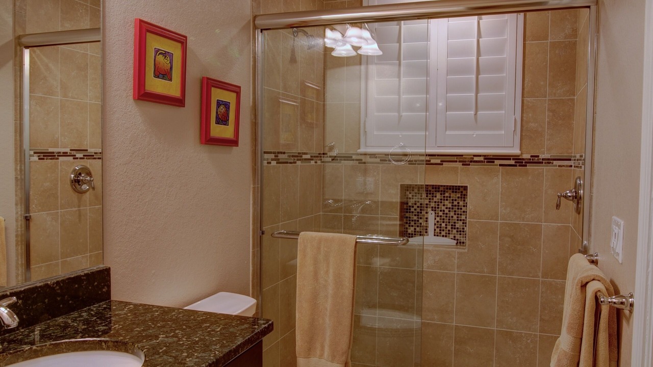 Photo of Bathroom in Pelican