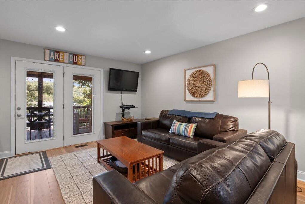 Photo of Livingroom in Sharps Chapel