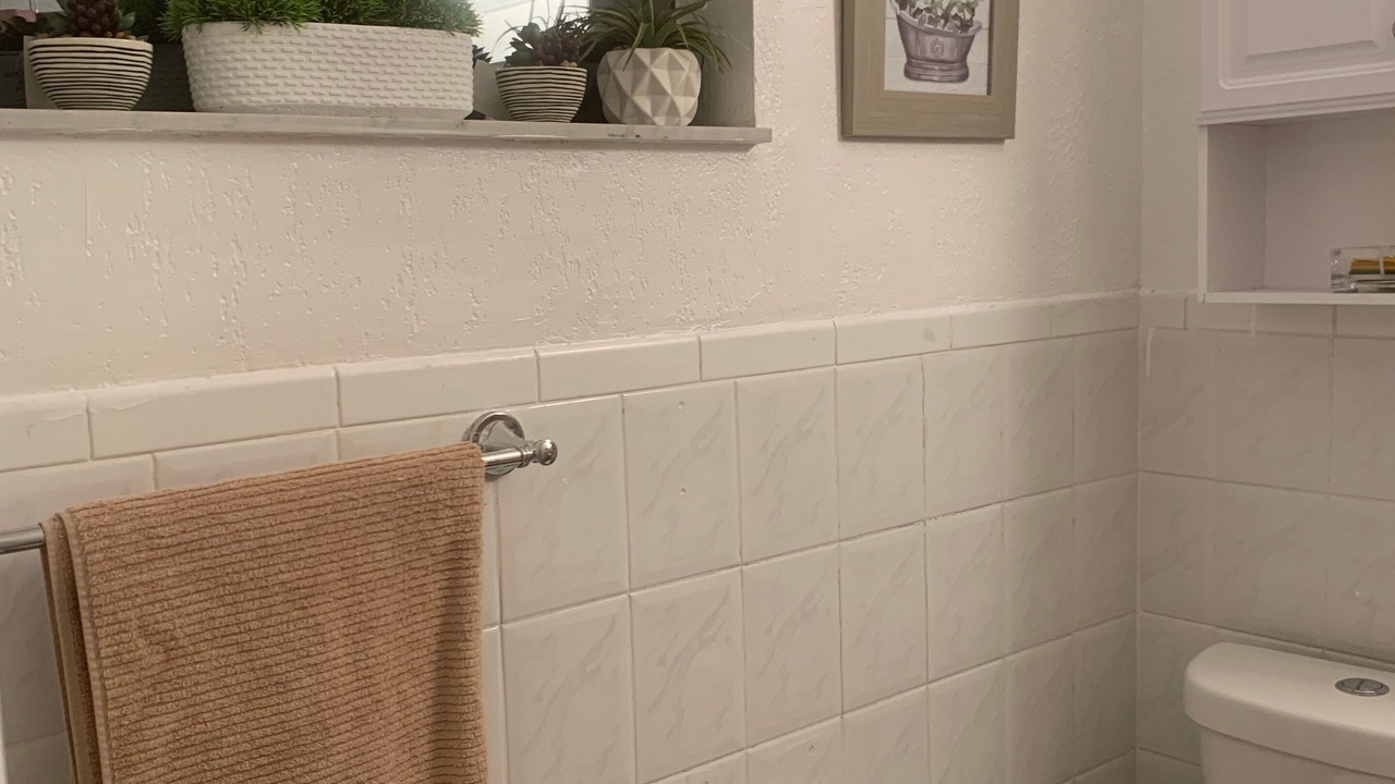 Photo of Bathroom in Hialeah