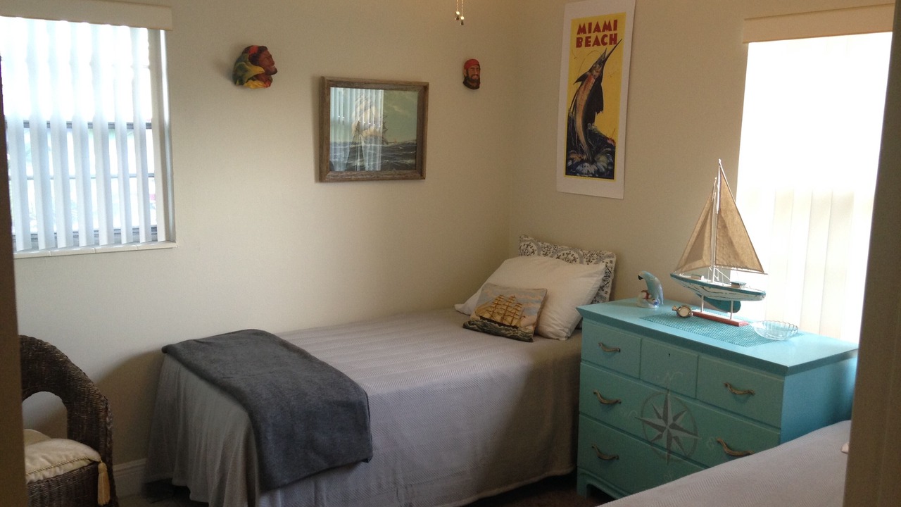 Photo of Bedroom in Surfside Estates