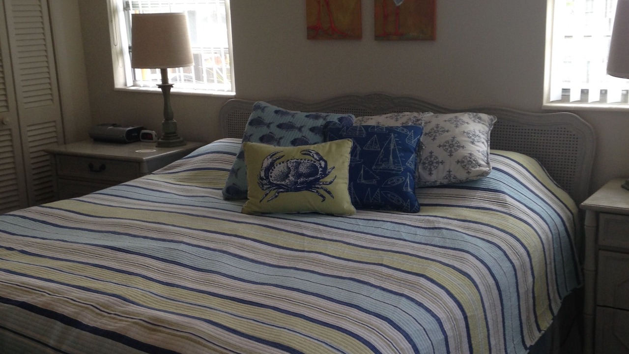 Photo of Bedroom in Surfside Estates