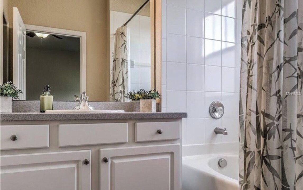 Photo of Bathroom in Courier City - Oscawana
