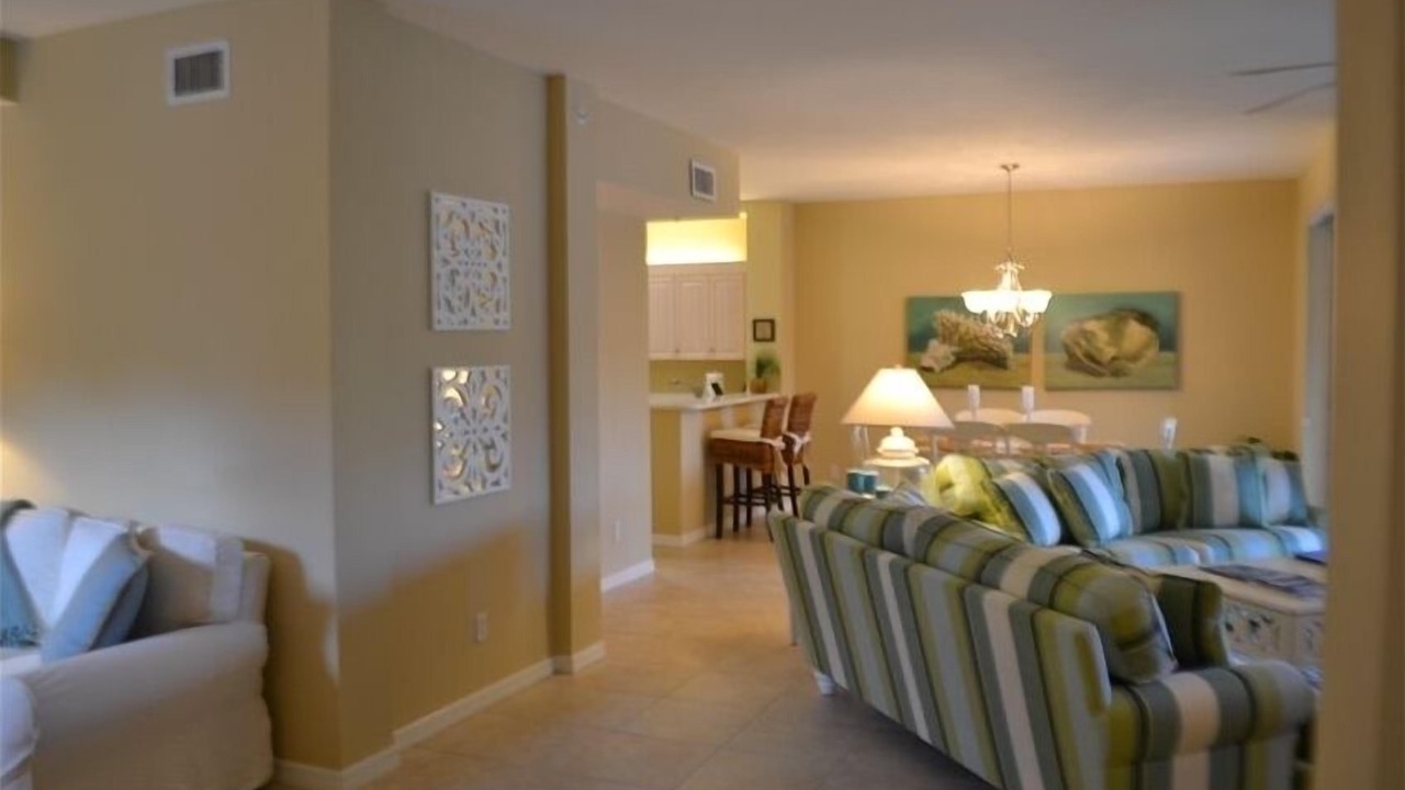 Photo of Livingroom in Pelican Bay