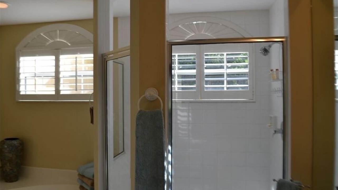 Photo of Bathroom in Pelican Bay