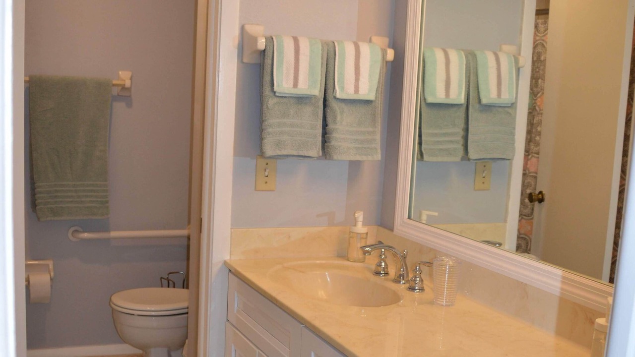 Photo of Bathroom in Ocean Woods