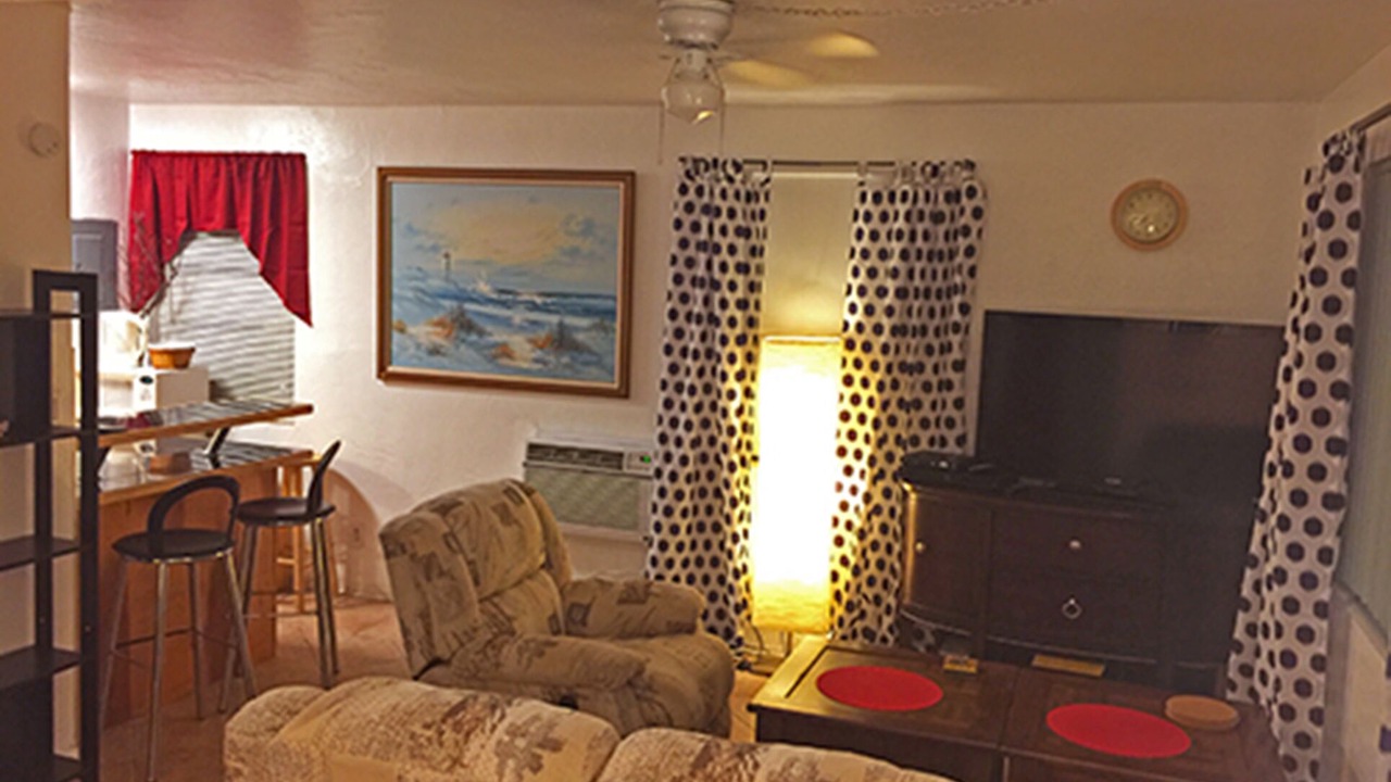 Photo of Livingroom in North Central Hollywood