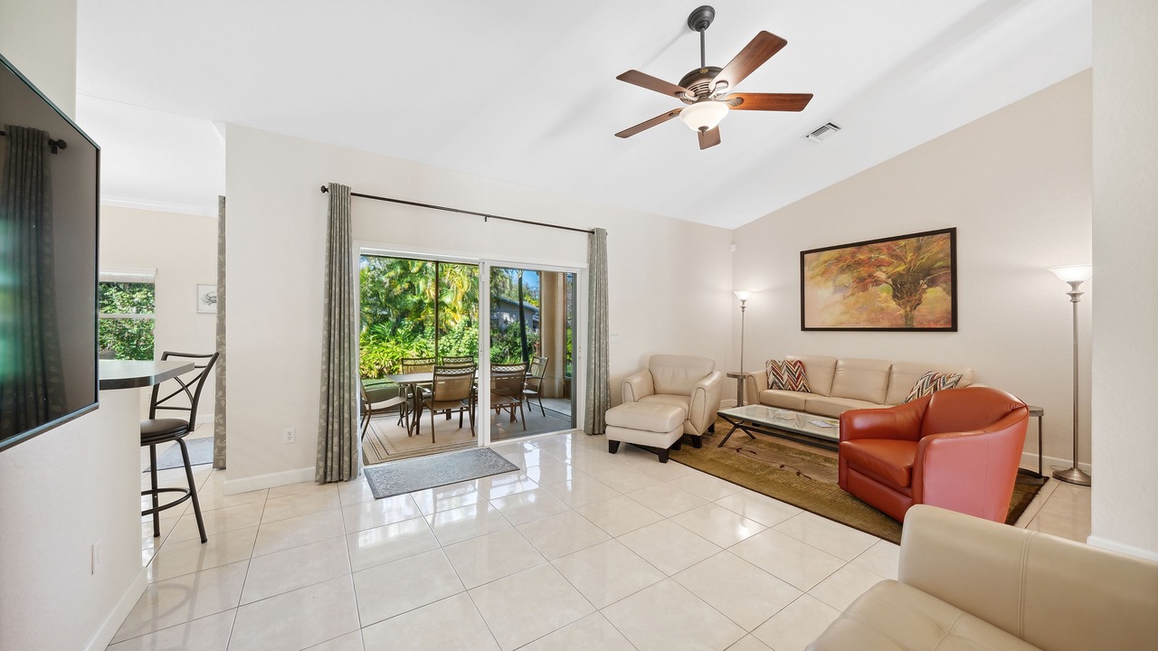 Photo of Livingroom in White City