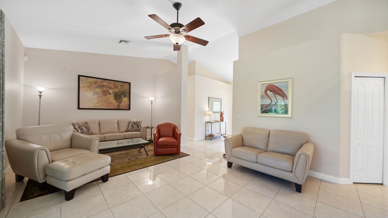 Photo of Livingroom in White City