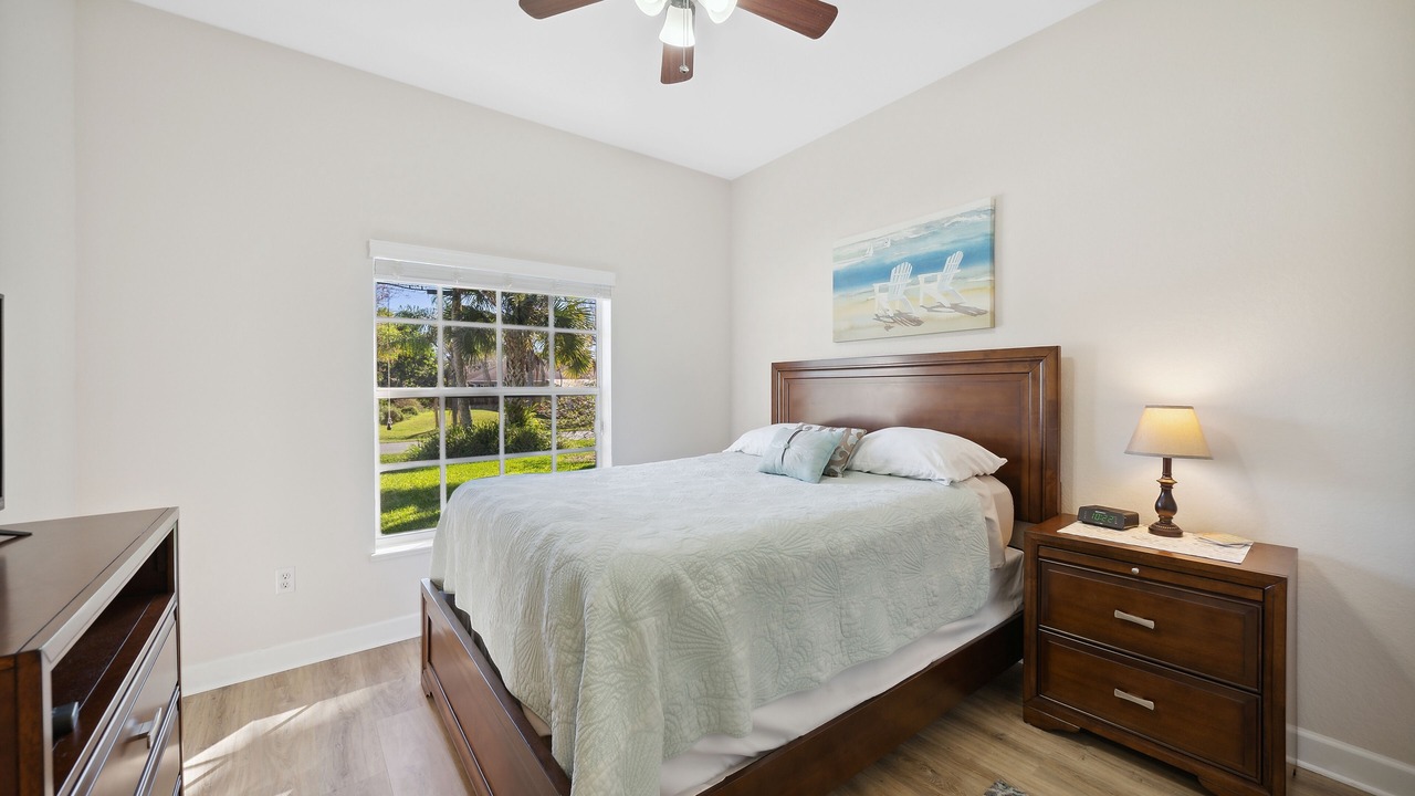 Photo of Bedroom in White City