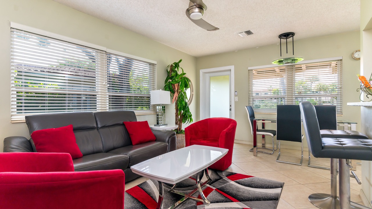 Photo of Livingroom in Hillsboro Beach