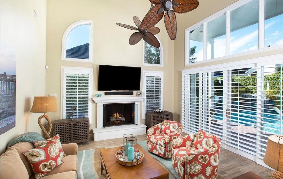 Photo of Livingroom in Pelican Bay