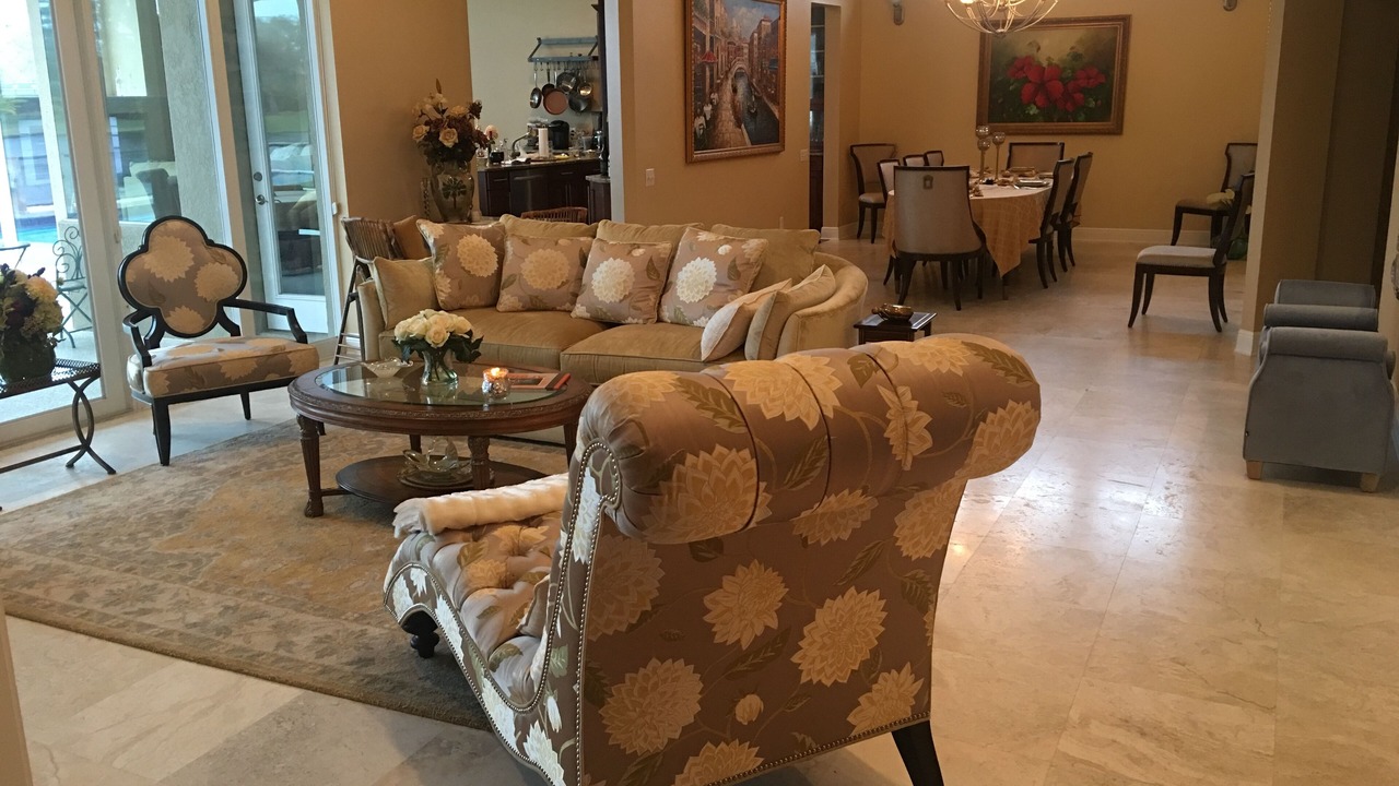 Photo of Livingroom in Longwood