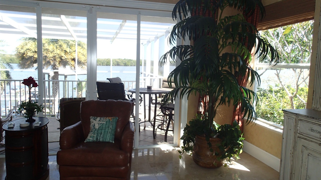 Photo of Bedroom in Mid Island