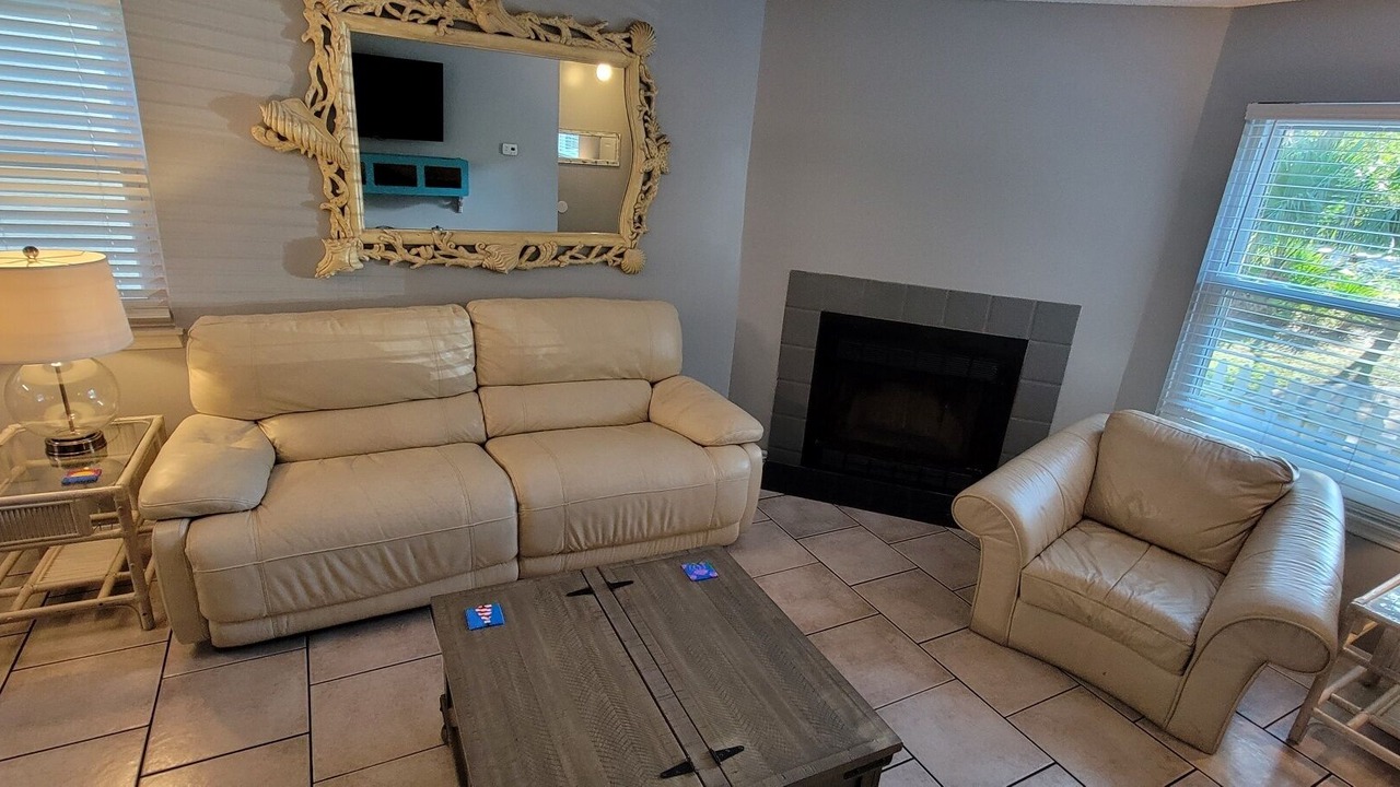 Photo of Livingroom in Neptune Beach