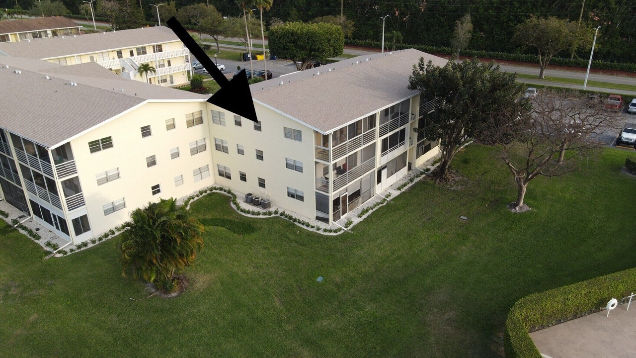 Photo of Outdoor in Hamptons at Boca Raton